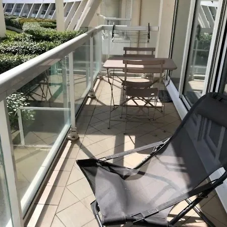 Porte Oceane 9 *