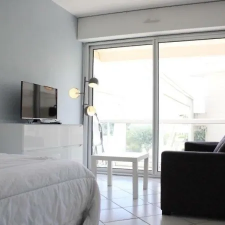 Appartement Porte Oceane 9 *